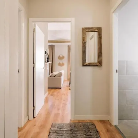 Salonga - 1 Bedroom And Balcony In Eixample Esquerra Barcelona